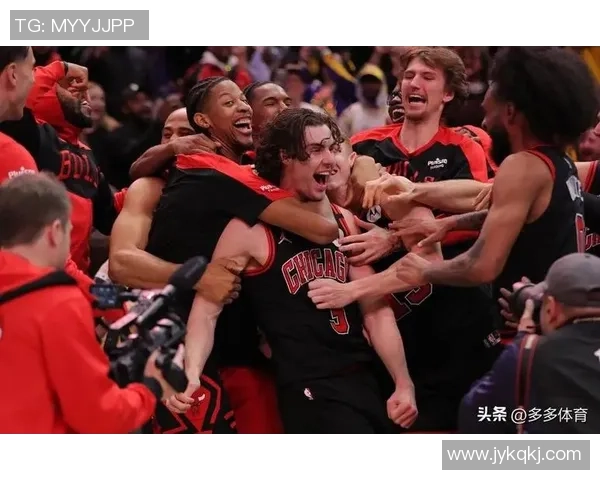 尼克斯与爵士精彩对决视频回顾全场亮点与精彩瞬间解析